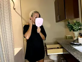 girlfriendmissy stripchat stream image