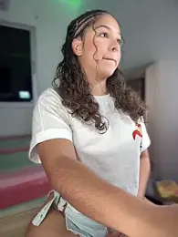 Shara_dreams stripchat stream image