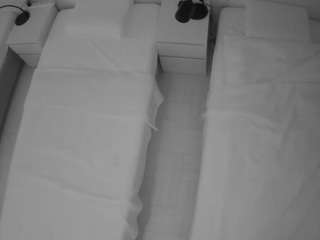 voyeurcam-julmodels-bed-5 camsoda stream image