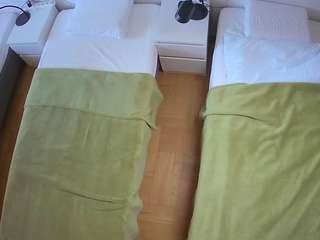 voyeurcam-julmodels-bed-5 camsoda stream image