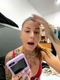 Izy_cute_ stripchat stream image