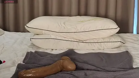 LucyNuty stripchat stream image