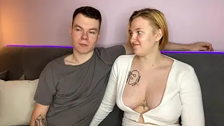 julielourens stripchat stream image