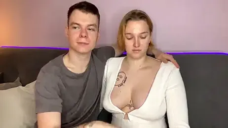 julielourens stripchat stream image