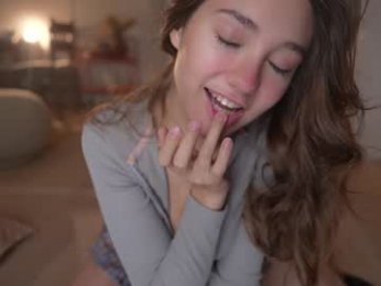 mia_dynasty chaturbate stream image