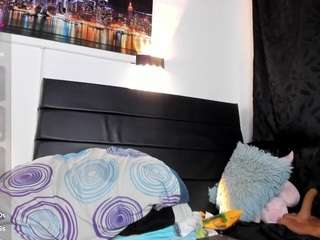 julieta-coopeer camsoda stream image