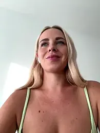 streetdoll stripchat stream image