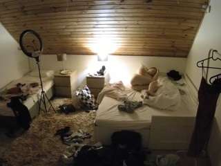 voyeurcam-julmodels-whitebed-2 camsoda stream image