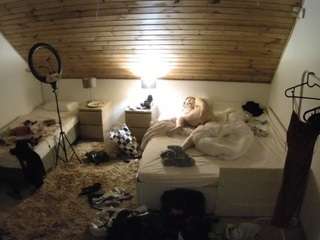 voyeurcam-julmodels-whitebed-2 camsoda stream image
