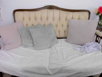 AlexaGolden1 bongacams stream image