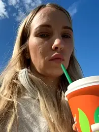 Adelina0001 stripchat stream image