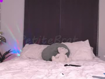petitebrat chaturbate stream image