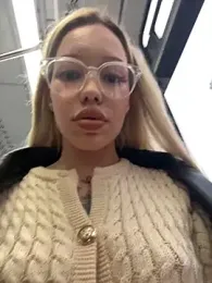 babydolll stripchat stream image