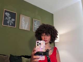 karlyee camsoda stream image