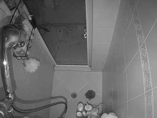 voyeurcam-baileybase-shower camsoda stream image