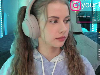 VikkiExtraCheese bongacams stream image