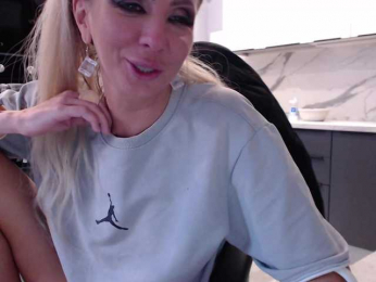 blondalina bongacams stream image