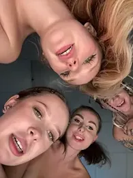 RollingGirls stripchat stream image