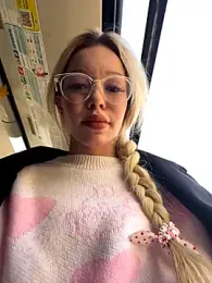 babydolll stripchat stream image