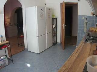 voyeurcam-julmodels-kitchen camsoda stream image