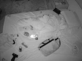 voyeurcam-julmodels-whitebed-3 camsoda stream image