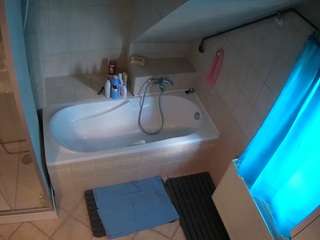 voyeurcam-julmodels-bath-2nd-1 camsoda stream image