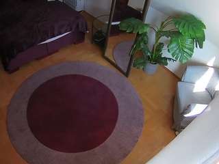 voyeurcam-julmodels-whitebed-5 camsoda stream image