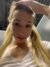 Lia__Love stripchat stream image