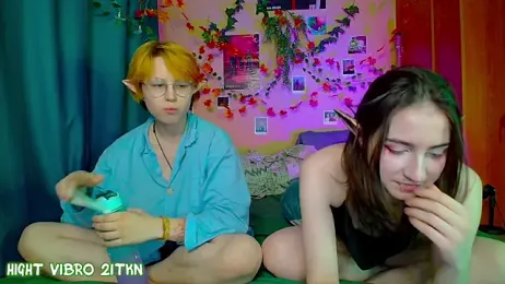 TrickyKitsune stripchat stream image