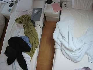 voyeurcam-julmodels-bed-5 camsoda stream image