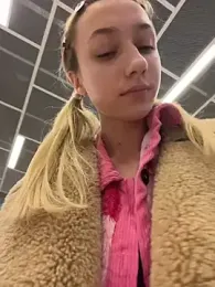 Lia__Love stripchat stream image