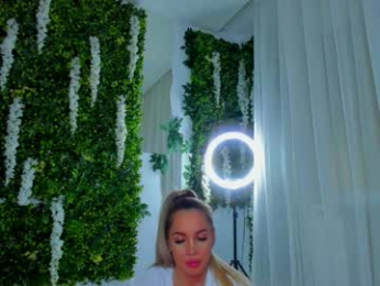 zinasquirts chaturbate stream image