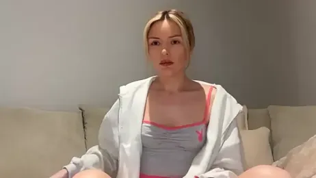 lolableux stripchat stream image