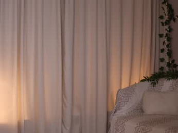 little_poetry chaturbate stream image