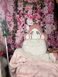 mismialove stripchat stream image