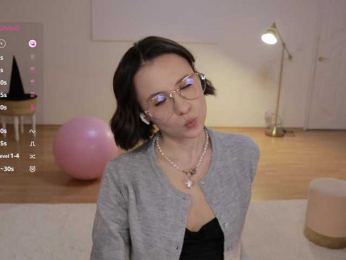 MissEssie bongacams stream image