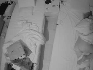 voyeurcam-julmodels-bed-5 camsoda stream image