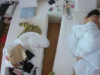 voyeurcam-julmodels-bed-5 camsoda stream image