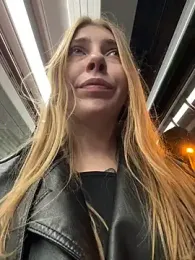 Sunny___Bunny stripchat stream image