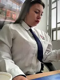 LIZ-06_ stripchat stream image