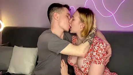 julielourens stripchat stream image