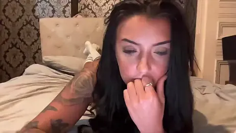 LucyLuxee19 stripchat stream image