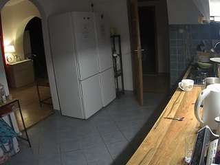 voyeurcam-julmodels-kitchen camsoda stream image