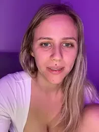 lunawolf21 stripchat stream image