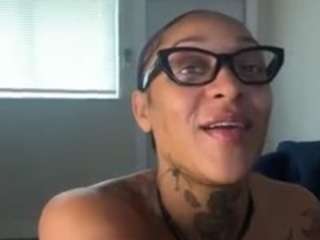 iambaldheadbrittany camsoda stream image