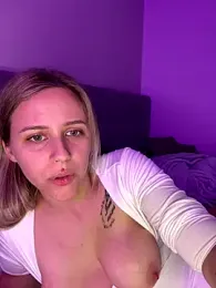 lunawolf21 stripchat stream image