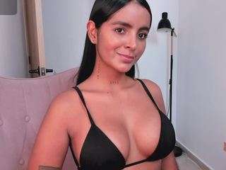 lauracriistina camsoda stream image