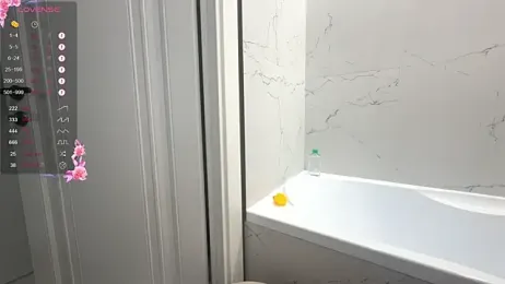 avroramey stripchat stream image