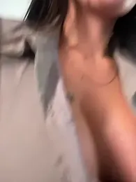 Emmily_19 stripchat stream image