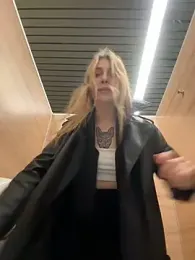 Sunny___Bunny stripchat stream image